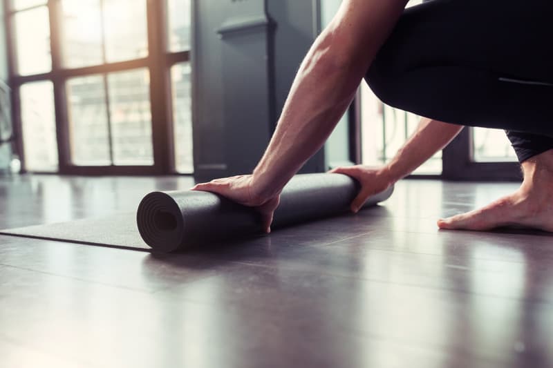 Todo lo que ofrece asistir a clases de yoga